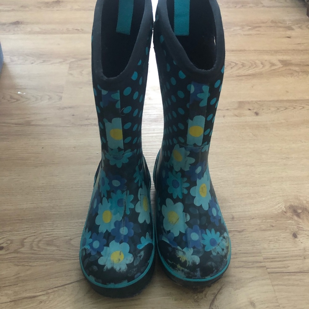Girls Bogs size Youth 1 water/snow boots